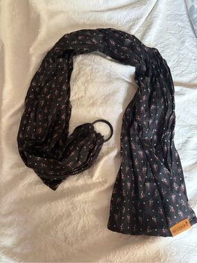 WildBird Black Floral Ring Sling with Red and Pink Blooms